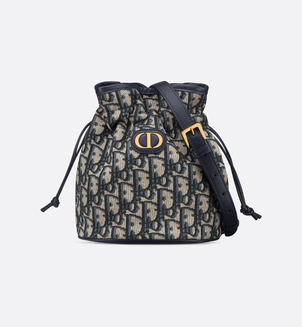 30 Montaigne Bucket bags