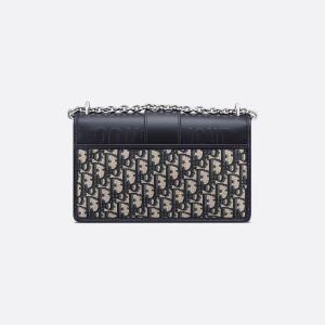 30 Montaigne Chain bag
