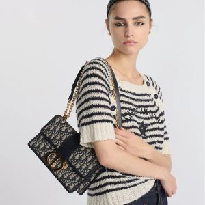 30 Montaigne Chain bag