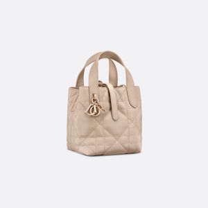 Dior Toujours Vertical