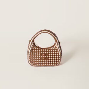 Wander leather handbag